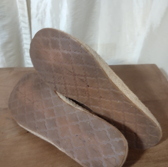 UGG slip ons - Picture 5 of 5